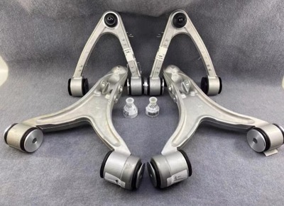 Maserati President swings his arm up and down. Geberi levante swings his arm.